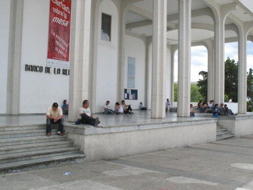 Servicio para Investigadores Biblioteca del Banco de la Republica - Popayán